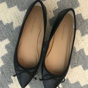 Banana Republic Point Toe Flats - Size 8